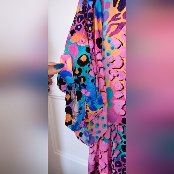 Proud Poppy Dress w/ Pockets & Adjustable Sleeve - Picture 5 of 14